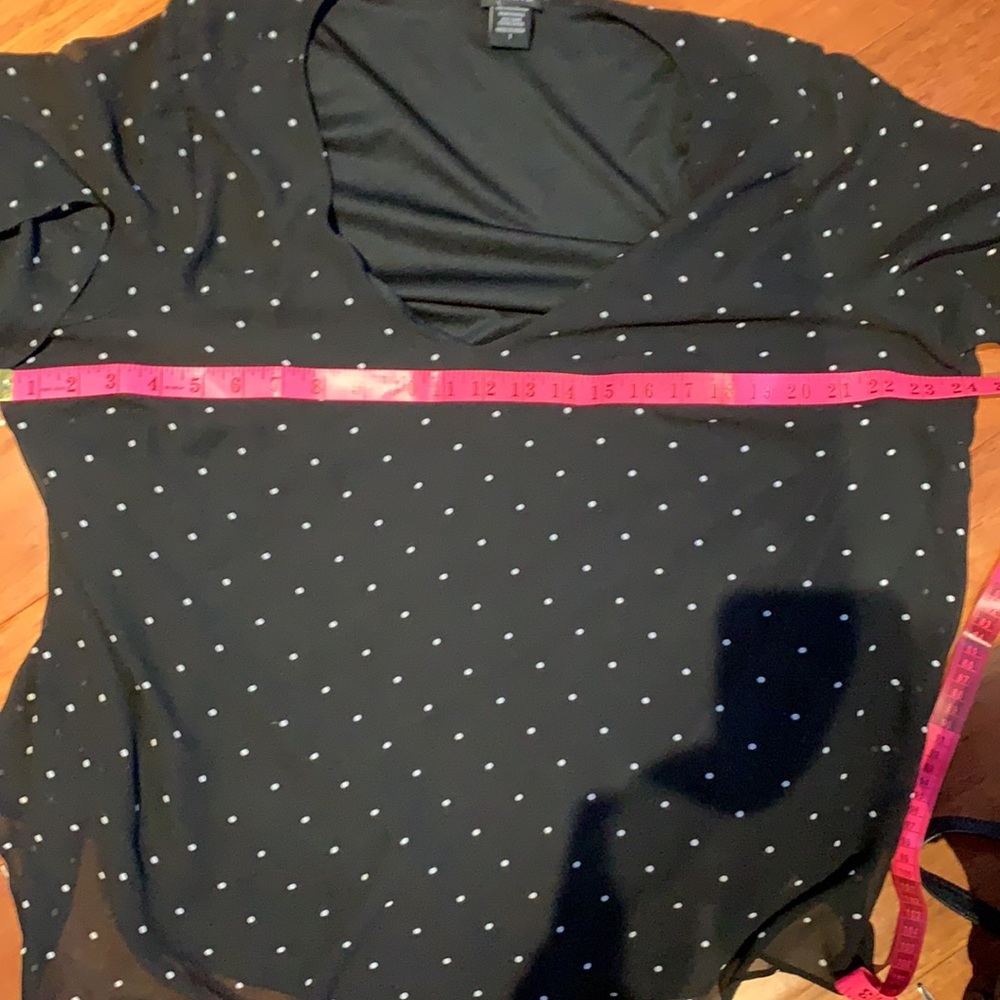 Torrid Classic Black & White Polka Dot V-Neck Ruffled Bell Sleeved Blouse EUC - Picture 9 of 9